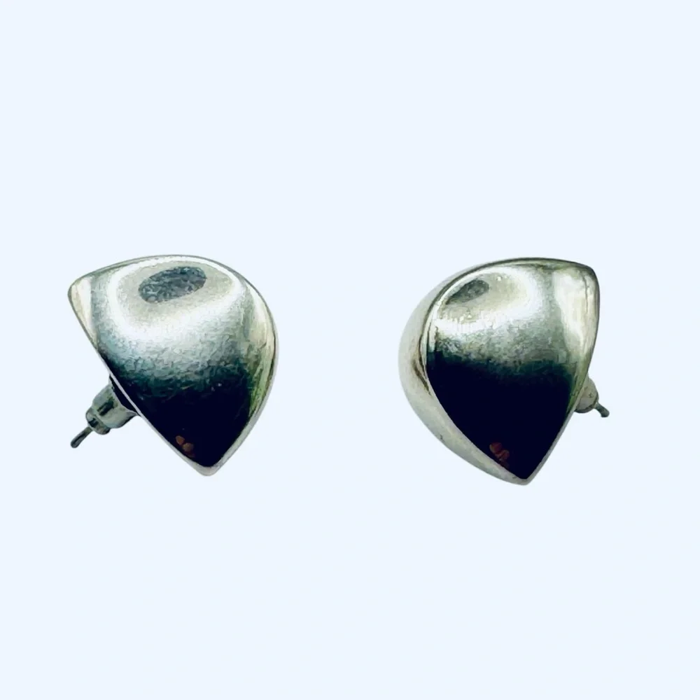 Liz Claiborne Sculptural Silver Tone Triangle Stud Earrings | Vintage Modern 3/4